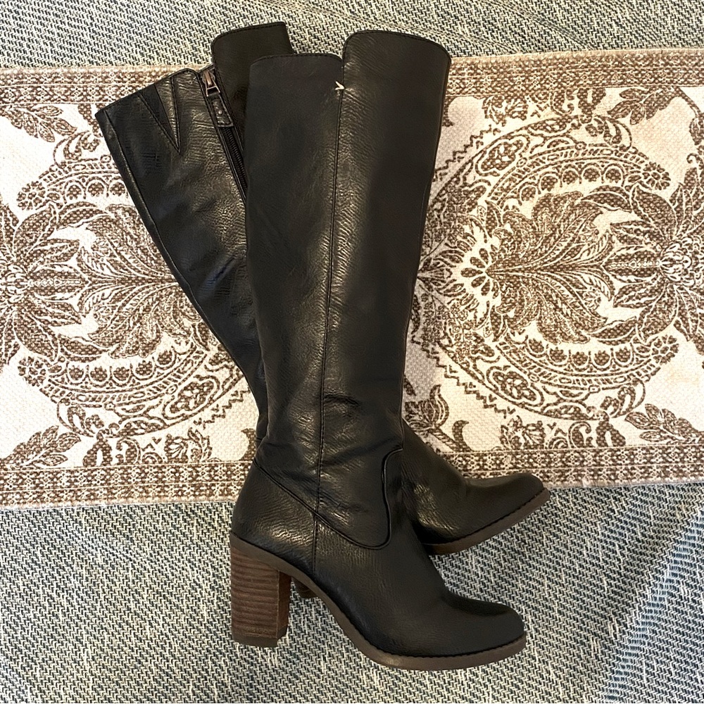 Naturalizer Demure Black Vegan Leather Knee High Boots Zippered Size 6